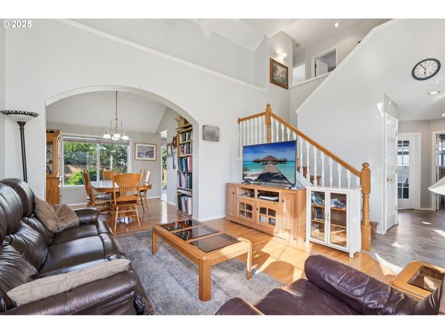 21937 Ne MASON St, Fairview, OR 97024