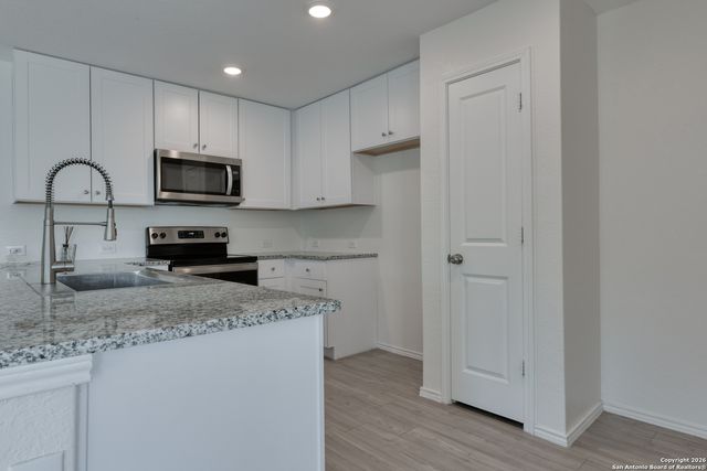 2658 Pechora Pipit St, New Braunfels, TX 78130