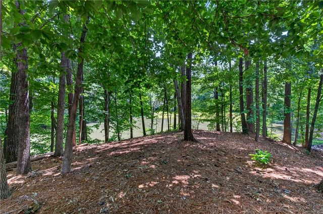 6076 Tennyson Park Way, Peachtree Corners, GA 30092