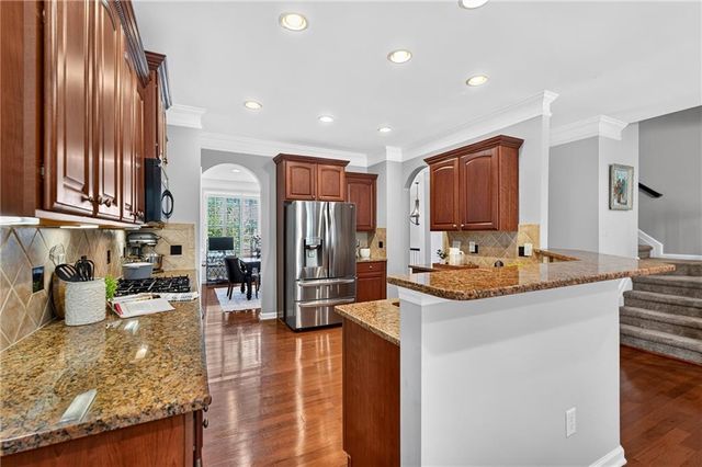 6076 Tennyson Park Way, Peachtree Corners, GA 30092