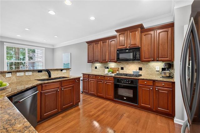 6076 Tennyson Park Way, Peachtree Corners, GA 30092