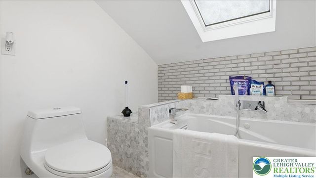 172 Evergreen Hollow Road, Chestnuthill Twp, PA 18330