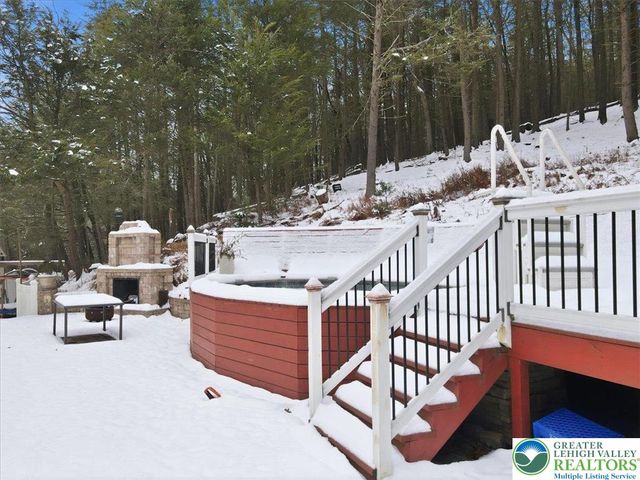 172 Evergreen Hollow Road, Chestnuthill Twp, PA 18330