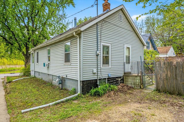 891 Benhill Road, Saint Paul, MN 55105