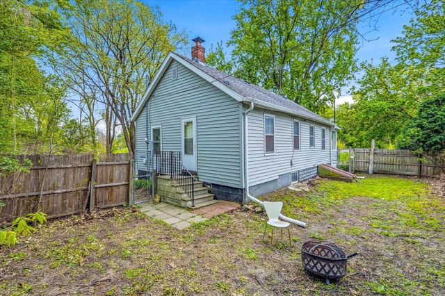 891 Benhill Road, Saint Paul, MN 55105
