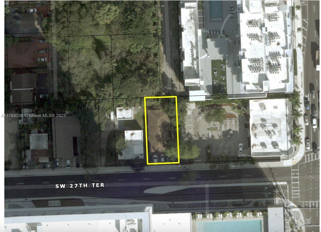 2735 SW 27th Ter, Miami, FL 33133