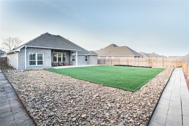 727 MacDonald Drive, Pea Ridge, AR 72751