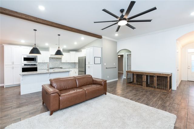 727 MacDonald Drive, Pea Ridge, AR 72751