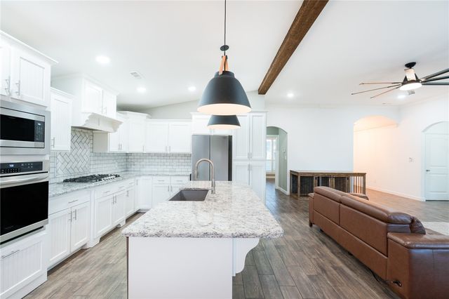 727 MacDonald Drive, Pea Ridge, AR 72751