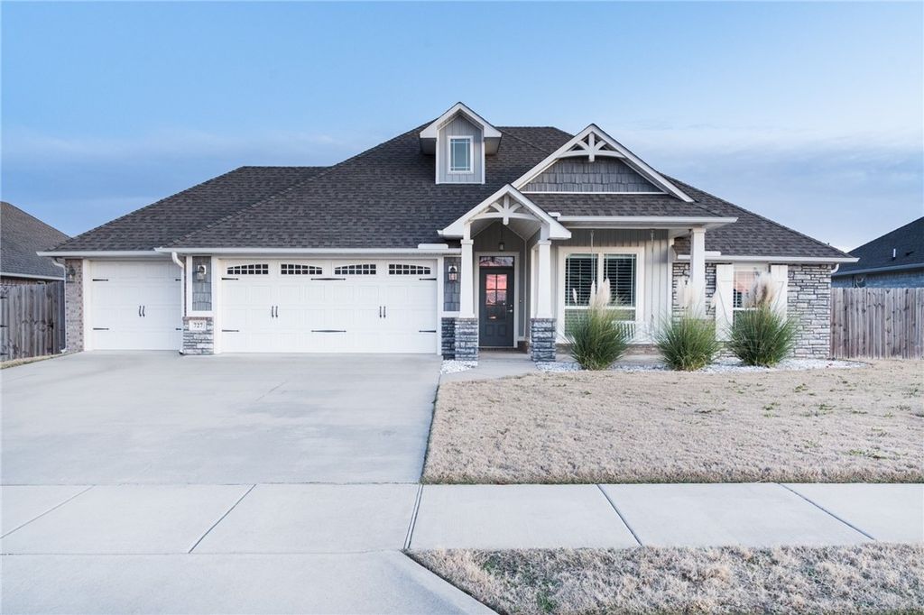 727 MacDonald Drive, Pea Ridge, AR 72751