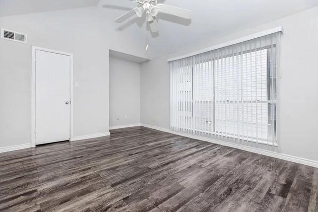 4400 Memorial Drive 40-1272, Houston, TX 77007