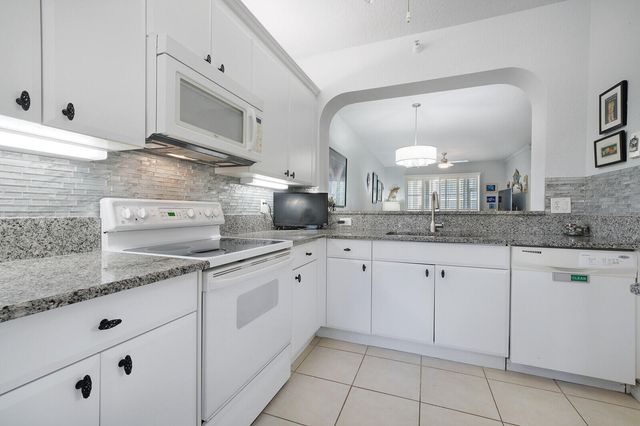 7623 Southampton Terrace 113, Tamarac, FL 33321