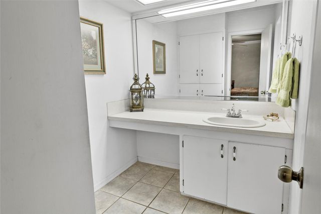 306 Ash Drive, Ganado, TX 77957