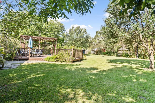 306 Ash Drive, Ganado, TX 77957