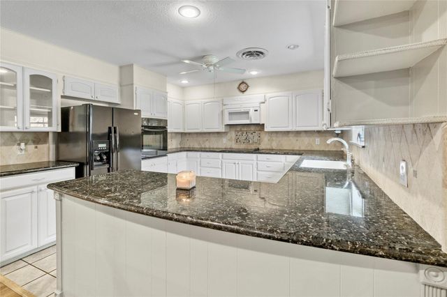 306 Ash Drive, Ganado, TX 77957