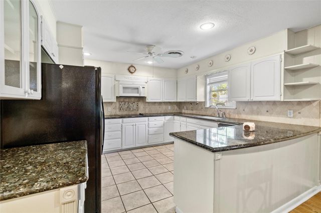 306 Ash Drive, Ganado, TX 77957