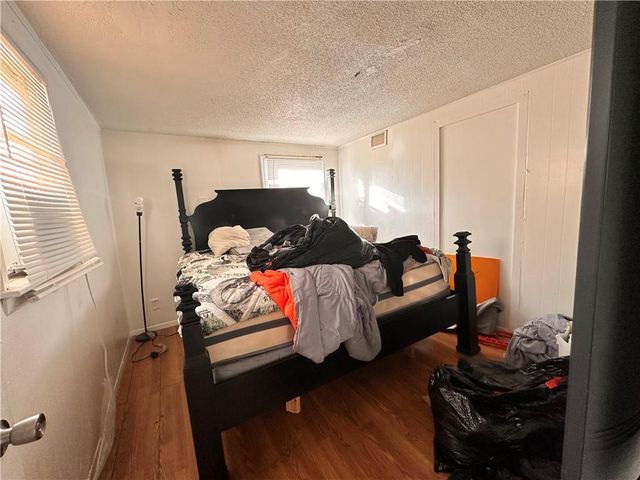 8009 Park Avenue, Kansas City, MO 64132