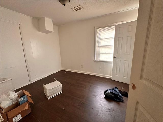 8009 Park Avenue, Kansas City, MO 64132