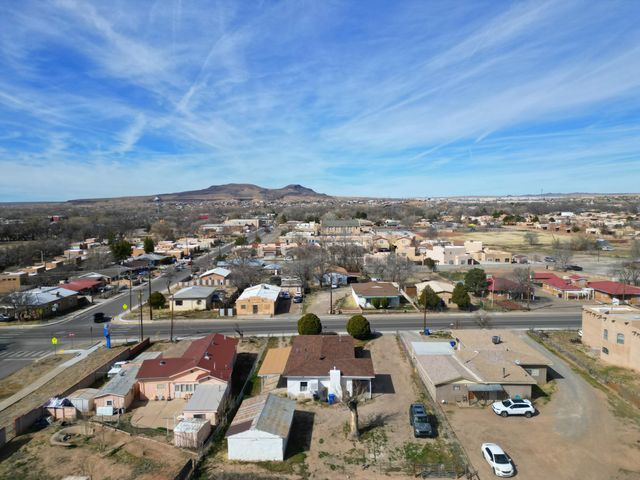 336 Los Lentes Road NE, Los Lunas, NM 87031
