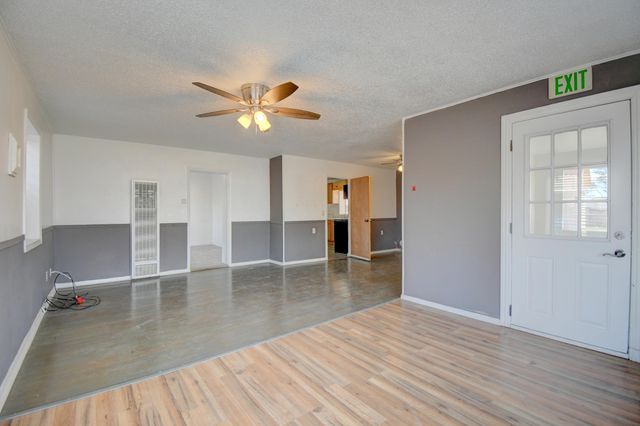 336 Los Lentes Road NE, Los Lunas, NM 87031