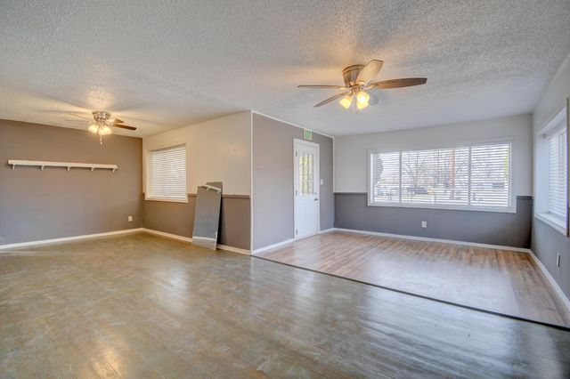 336 Los Lentes Road NE, Los Lunas, NM 87031