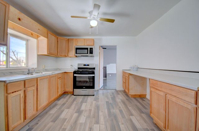 336 Los Lentes Road NE, Los Lunas, NM 87031