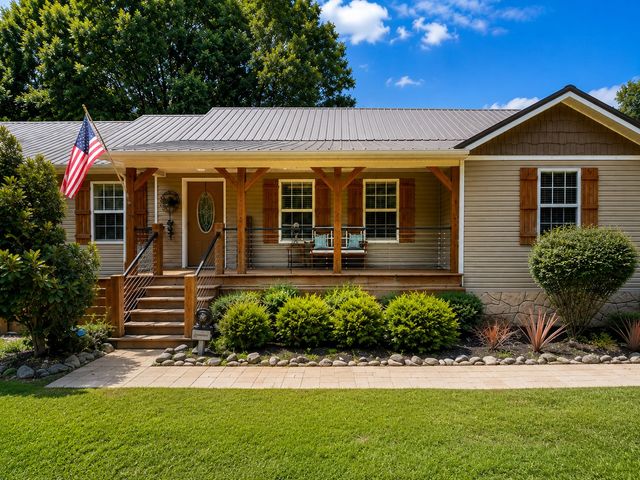 1198 Ed Sanders Rd, Lynchburg, TN 37352