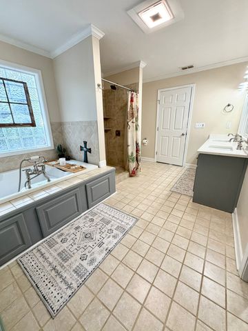1198 Ed Sanders Rd, Lynchburg, TN 37352