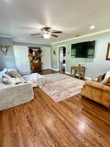 1198 Ed Sanders Rd, Lynchburg, TN 37352