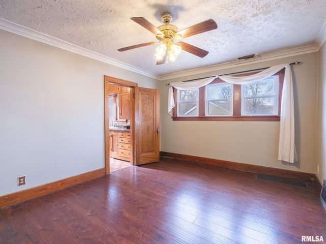 4110 W SOUTHPORT Road, Peoria, IL 61615