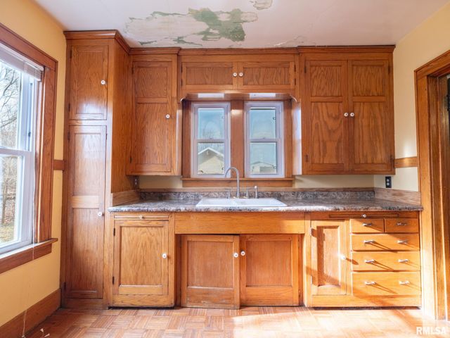 4110 W SOUTHPORT Road, Peoria, IL 61615