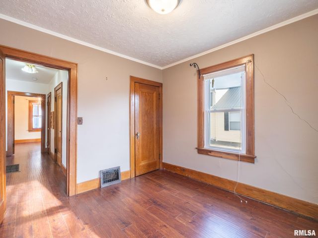 4110 W SOUTHPORT Road, Peoria, IL 61615