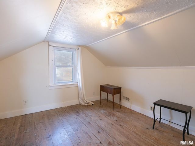 4110 W SOUTHPORT Road, Peoria, IL 61615