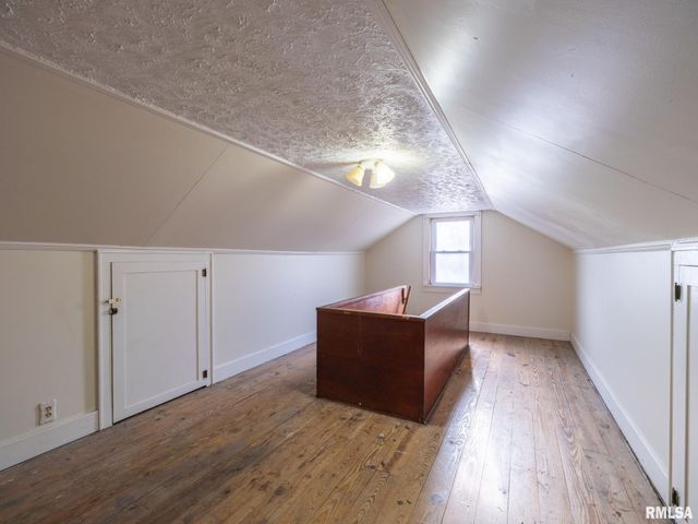 4110 W SOUTHPORT Road, Peoria, IL 61615