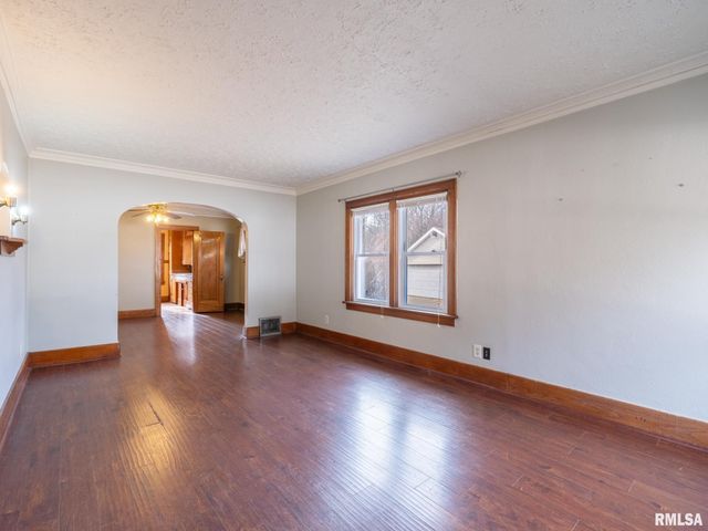 4110 W SOUTHPORT Road, Peoria, IL 61615