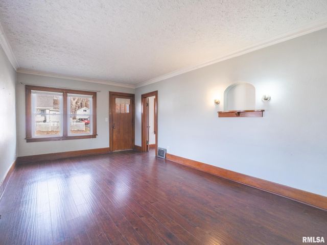 4110 W SOUTHPORT Road, Peoria, IL 61615