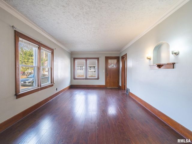 4110 W SOUTHPORT Road, Peoria, IL 61615