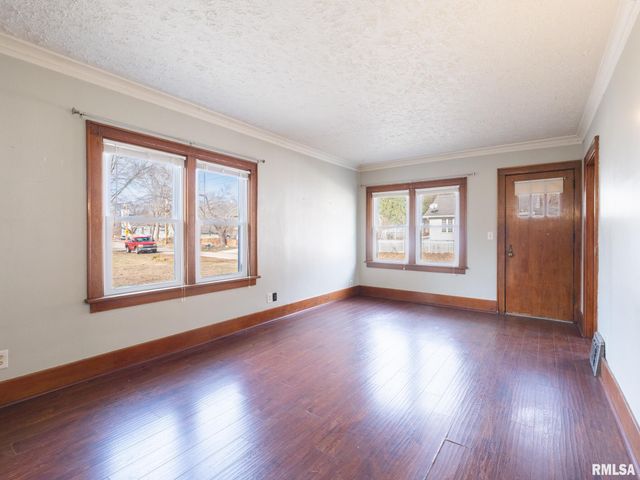 4110 W SOUTHPORT Road, Peoria, IL 61615