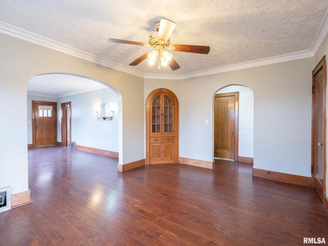 4110 W SOUTHPORT Road, Peoria, IL 61615