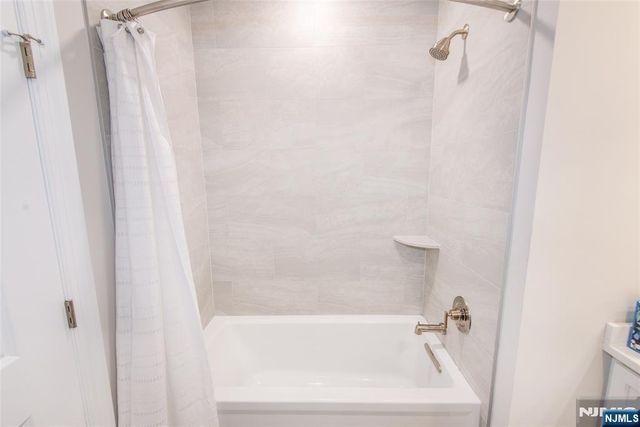 246 Main Street 404, Chatham Borough, NJ 07928