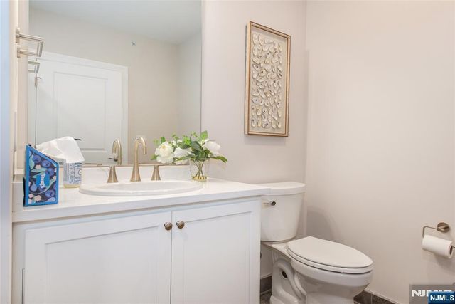 246 Main Street 404, Chatham Borough, NJ 07928