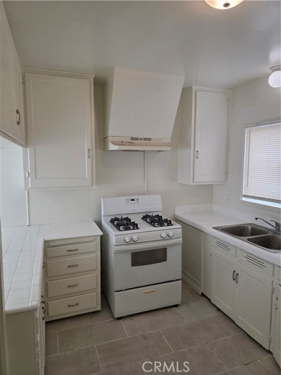 1543 N Lugo, San Bernardino, CA 92404