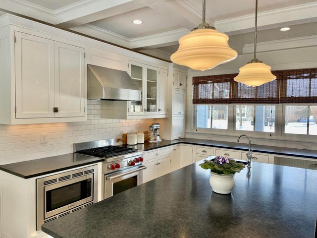 1017 Fox Knoll Drive SW, Rochester, MN 55902