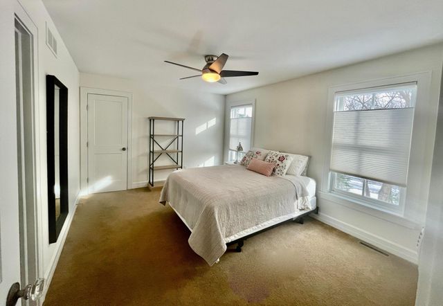 1017 Fox Knoll Drive SW, Rochester, MN 55902