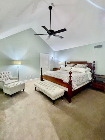 1017 Fox Knoll Drive SW, Rochester, MN 55902