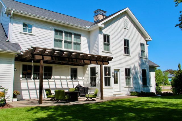 1017 Fox Knoll Drive SW, Rochester, MN 55902