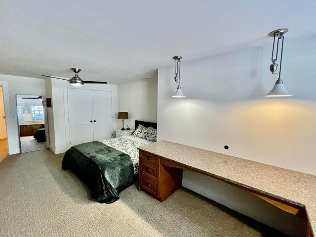 1017 Fox Knoll Drive SW, Rochester, MN 55902