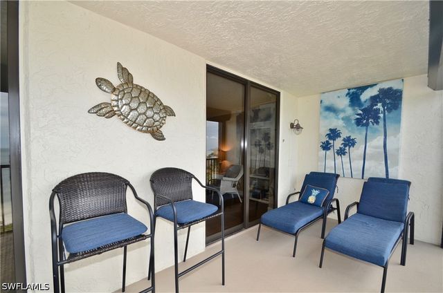 10851 Gulf Shore DR 1402, Naples, FL 34108