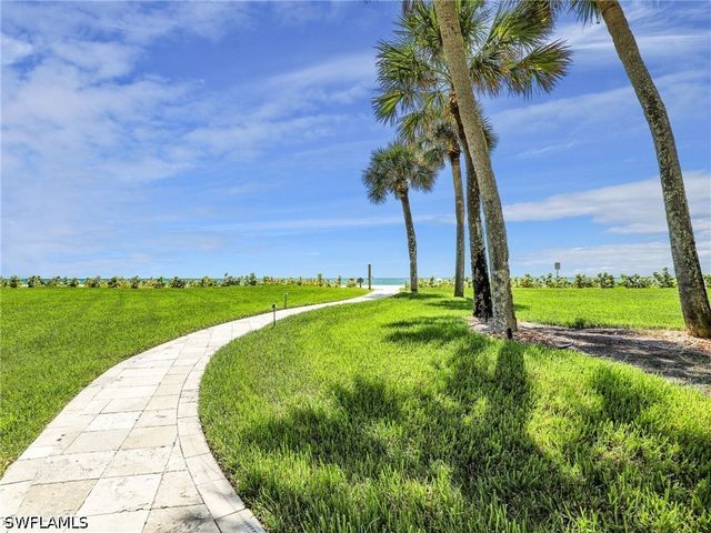 10851 Gulf Shore DR 1402, Naples, FL 34108