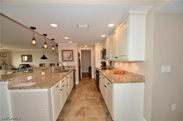 10851 Gulf Shore DR 1402, Naples, FL 34108